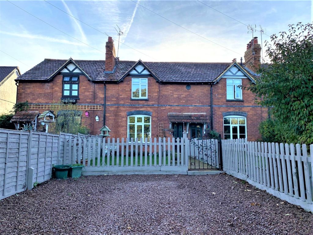 3 bed terraced house for sale in Upper Rea, Hempsted, Gloucester