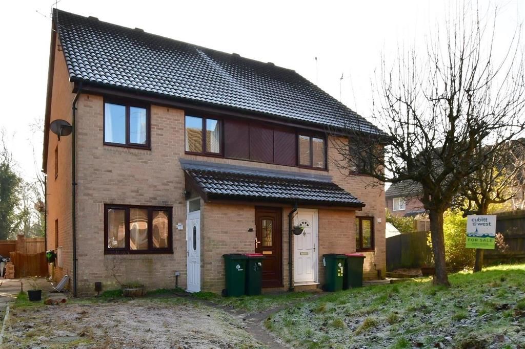 1 bed for sale in Guinevere Road, Ifield West, Crawley, West