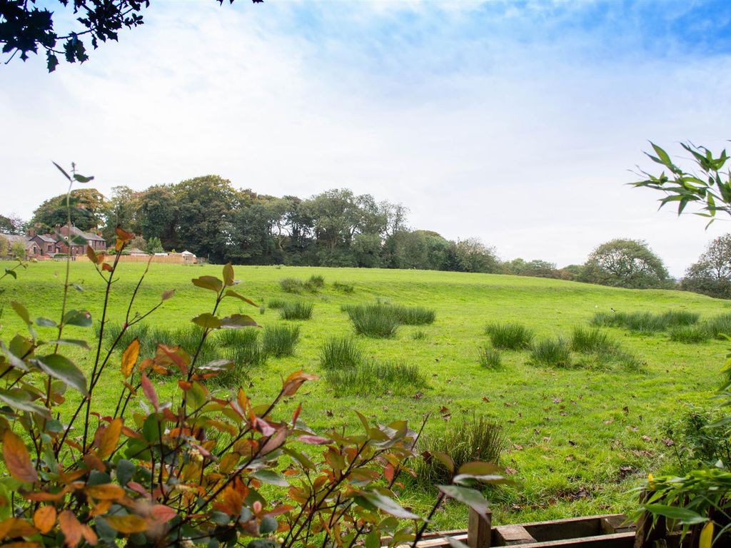 2 bed semidetached house for sale in Apethorn Lane, Hyde SK14, £