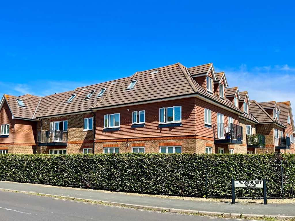 2 bed flat for sale in Woodlands Avenue, Rustington, Littlehampton BN16