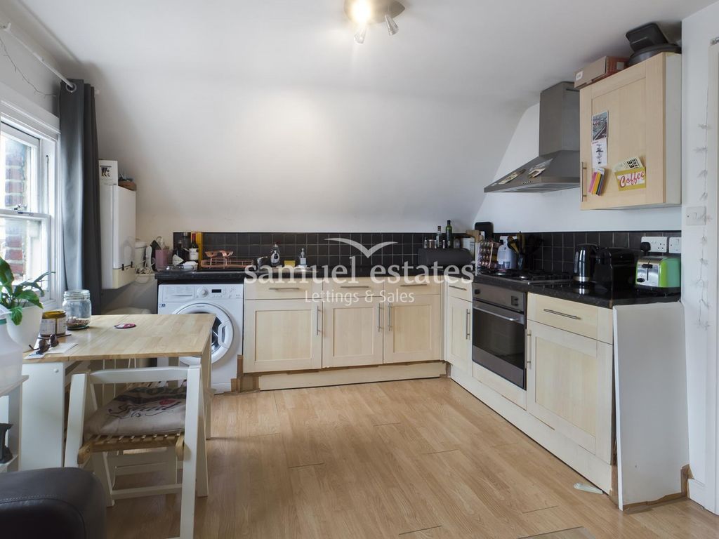 1 bed flat to rent in Balham High Road, Balham SW12 Zoopla