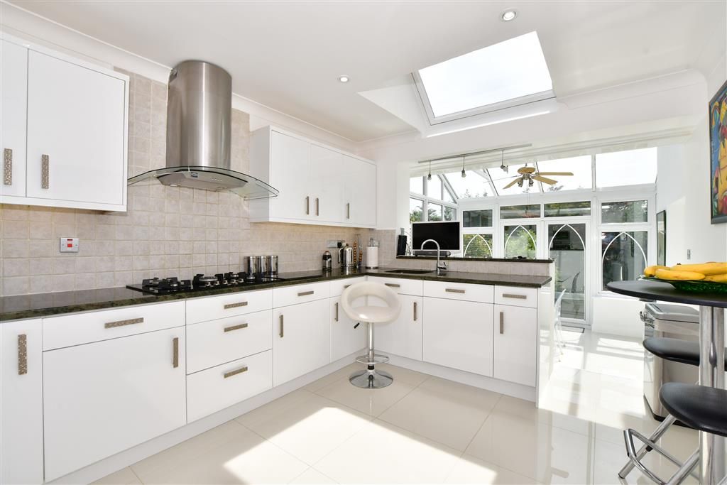 4 bed detached house for sale in Alderton Hill, Loughton, Essex IG10