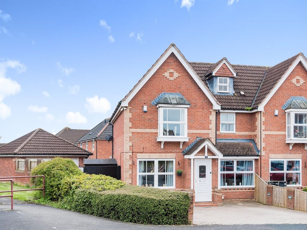 3 bed end terrace house for sale in Highdown Way, Swindon SN25 Zoopla