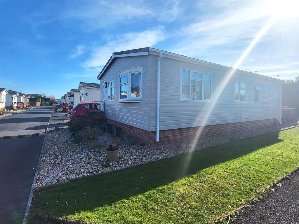 2 bed mobile/park home for sale in Carmarthen Road, Kilgetty SA68 Zoopla