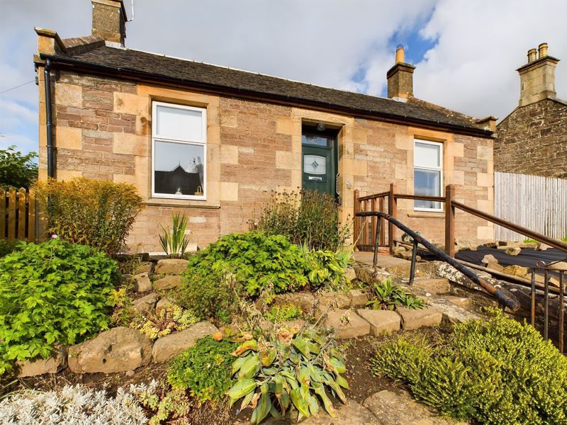 2 bed cottage for sale in Park Place, Lanark ML11, £199,000 Zoopla