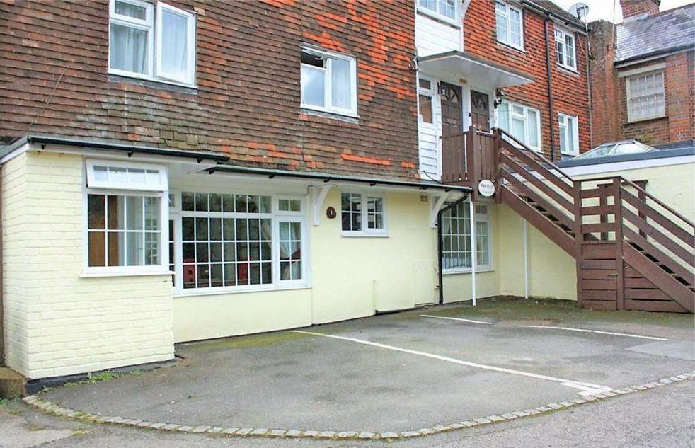 1 bed flat to rent in Station Road, Robertsbridge TN32 Zoopla