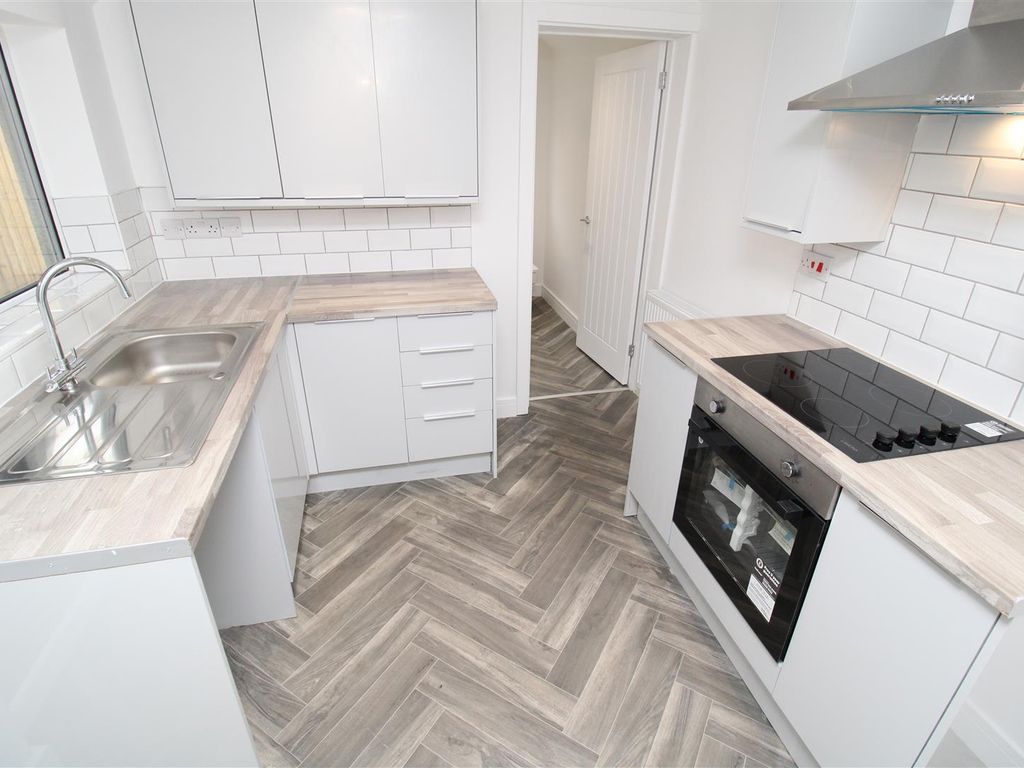 3 bed property to rent in Gwendoline Street, Treherbert, Treorchy CF42