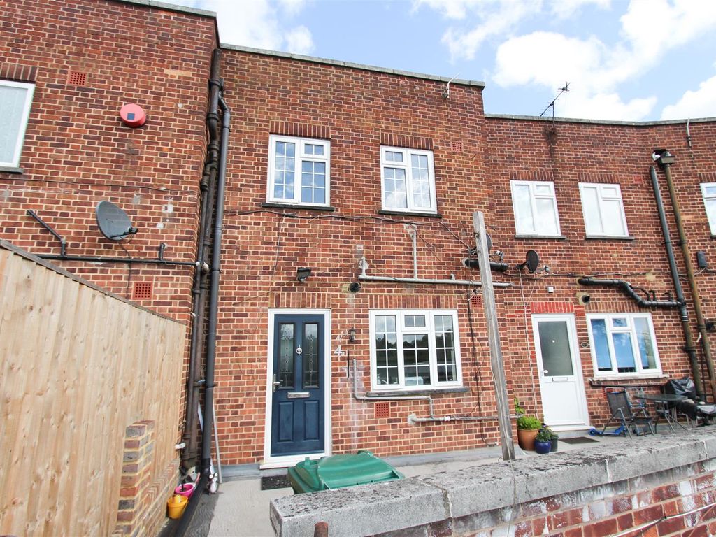 2 bed to rent in Long Lane, Ickenham, Uxbridge UB10 Zoopla