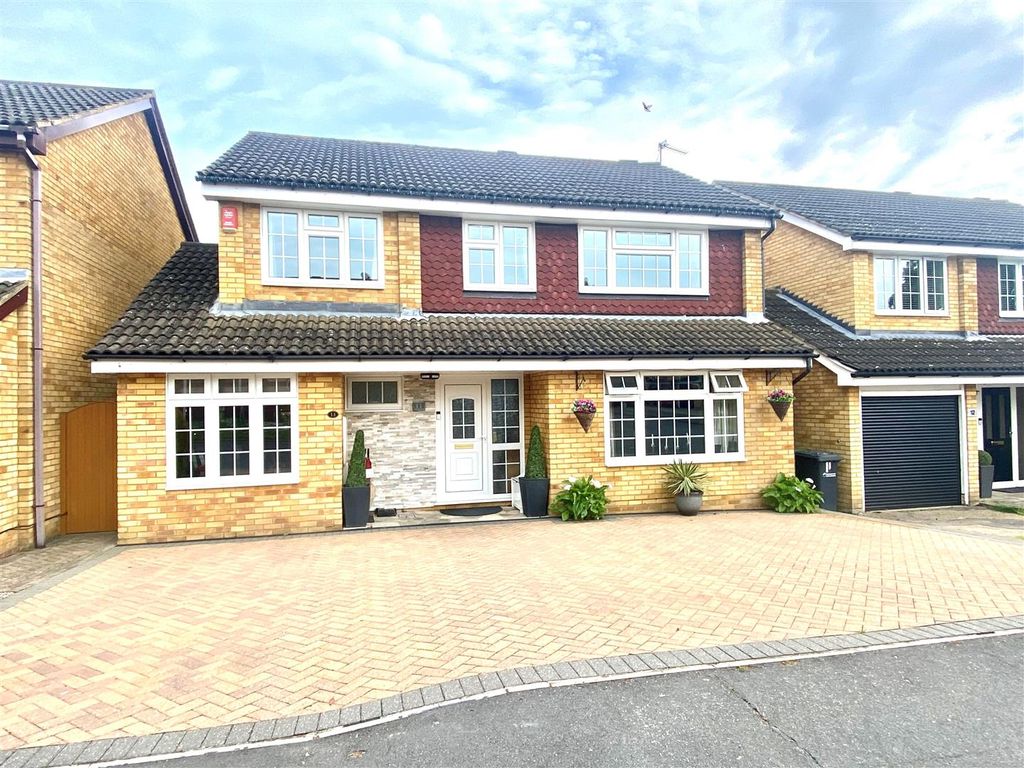 4 bed detached house for sale in Tennand Close, Cheshunt, Waltham Cross