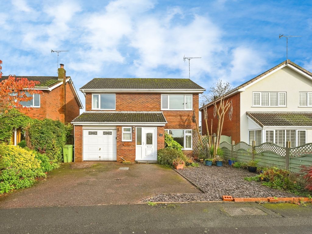 4 bed detached house for sale in Meadow View, Yarnfield, Stone ST15, £