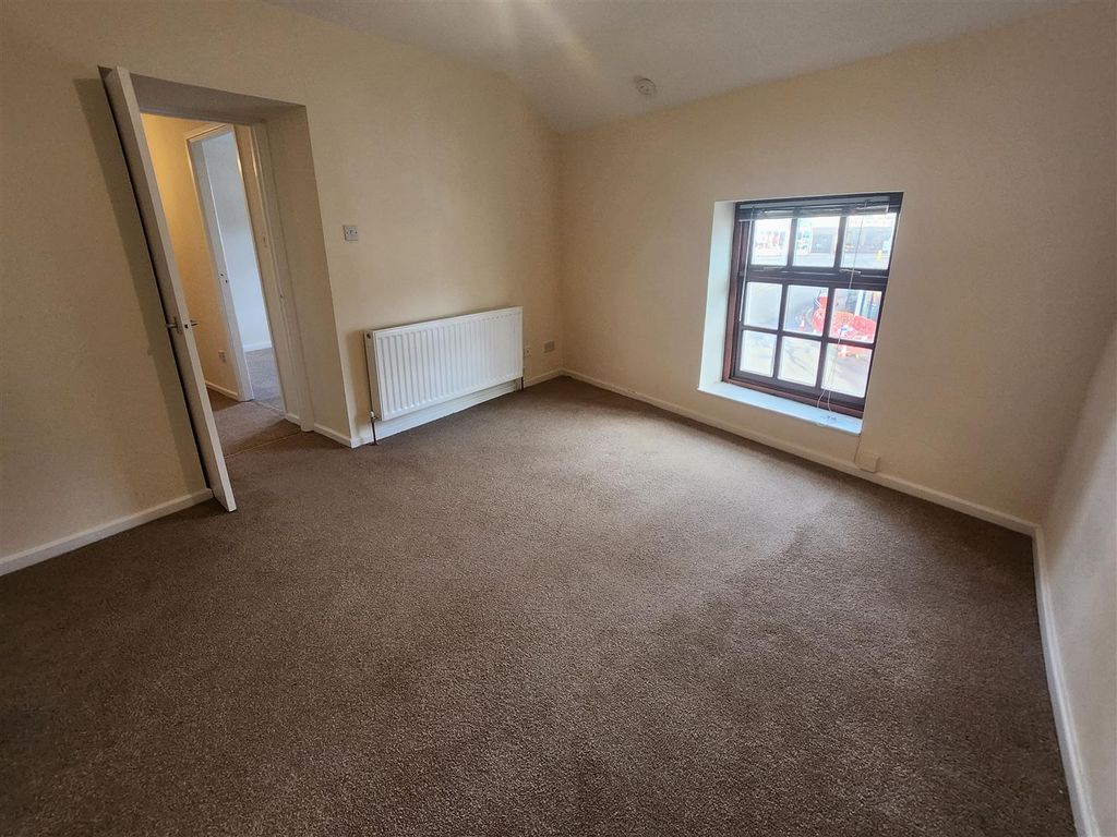 1 bed flat to rent in Market Place, Coleford GL16, £500 pcm Zoopla
