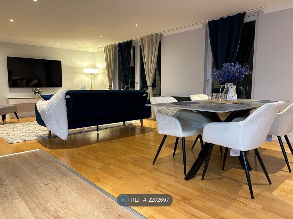 2 bed flat to rent in Argyle Street, Glasgow G2, £1,650 pcm Zoopla