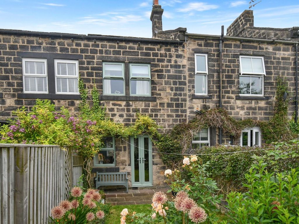 2 bed terraced house for sale in Football, Yeadon, Leeds LS19 Zoopla