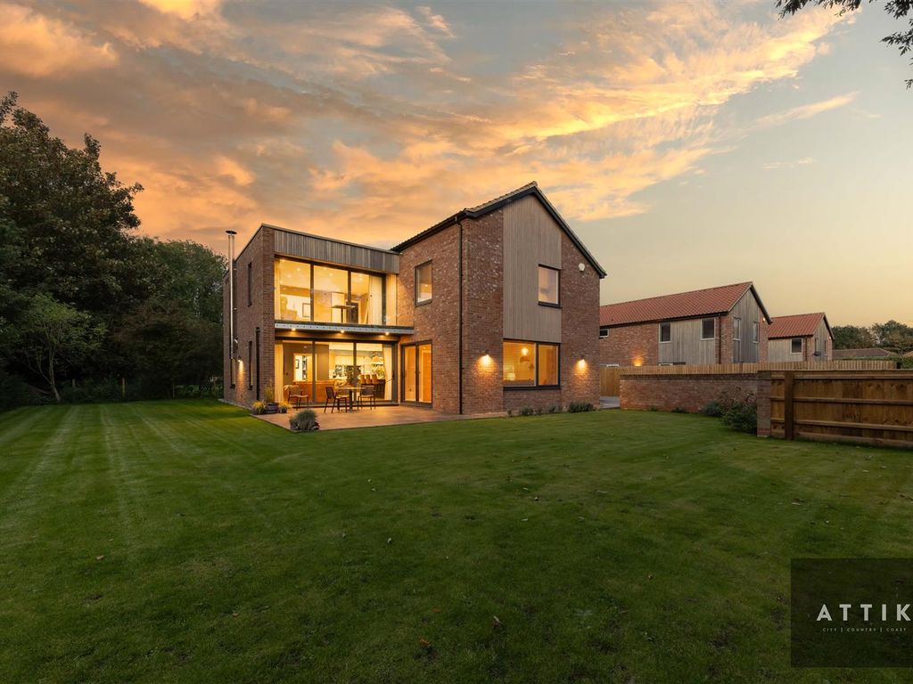 3 bed detached house for sale in Hargham Road, Shropham, Attleborough