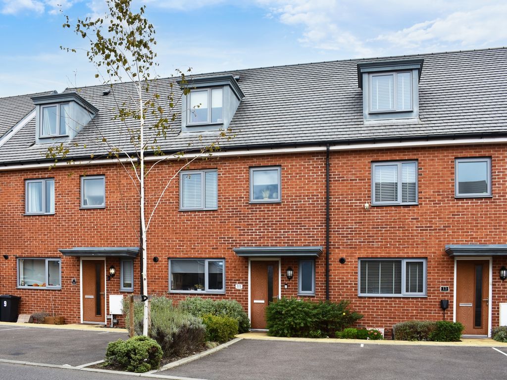 4 bed terraced house for sale in Worcester Drive, Swanley BR8, £450,000