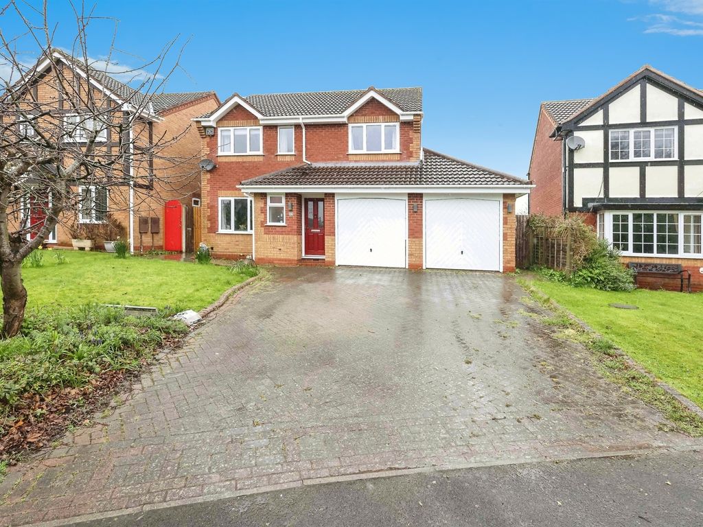 4 bed detached house for sale in Farndon Avenue, Marston Green