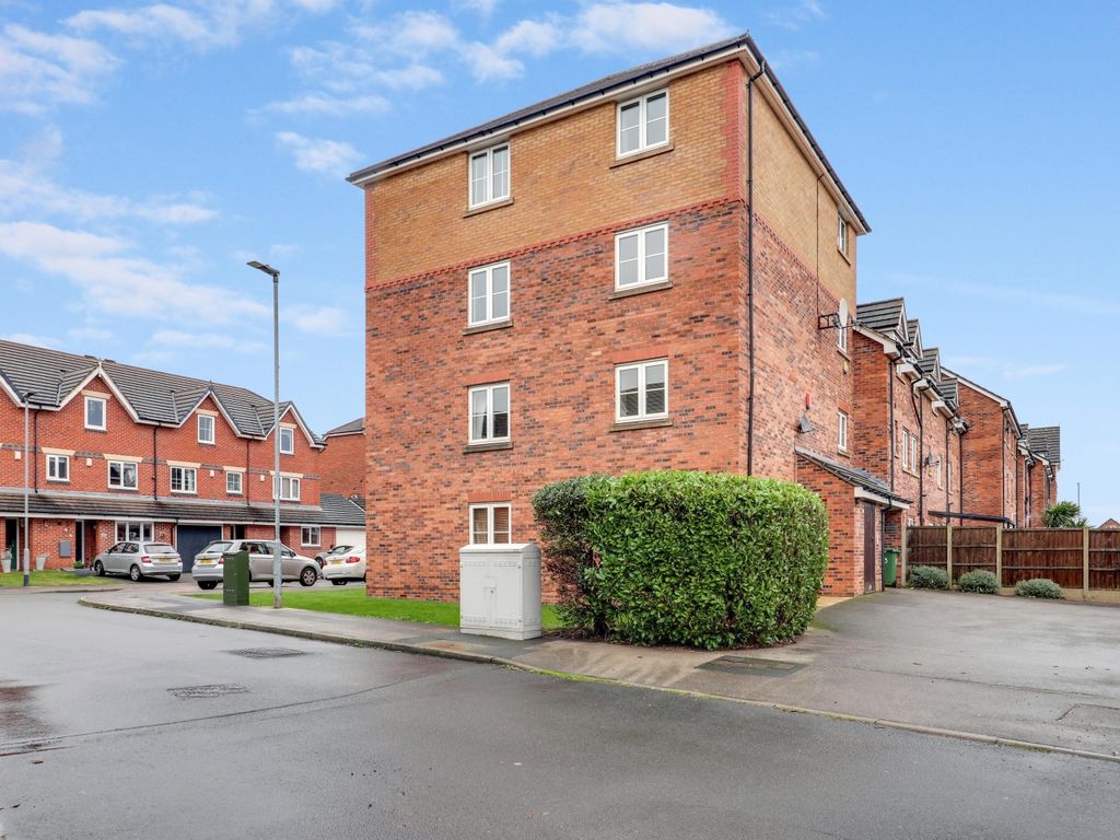 2 bed flat for sale in Moorcroft, Ossett, West Yorkshire WF5, £119,500