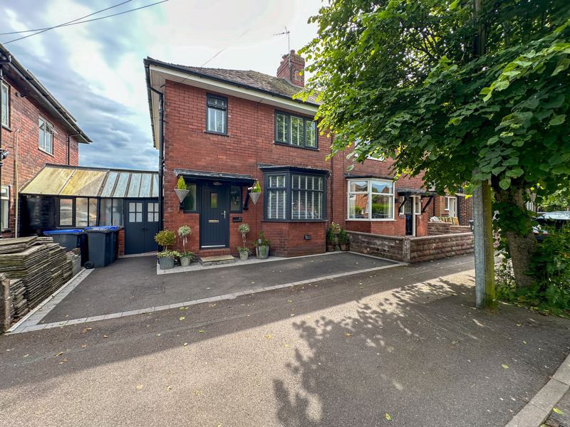 3 bed semidetached house for sale in Nab Hill Avenue, Leek