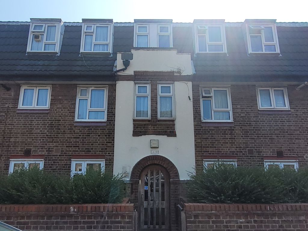 Room to rent in Jones Road, Plaistow, London E13, £650 pcm Zoopla