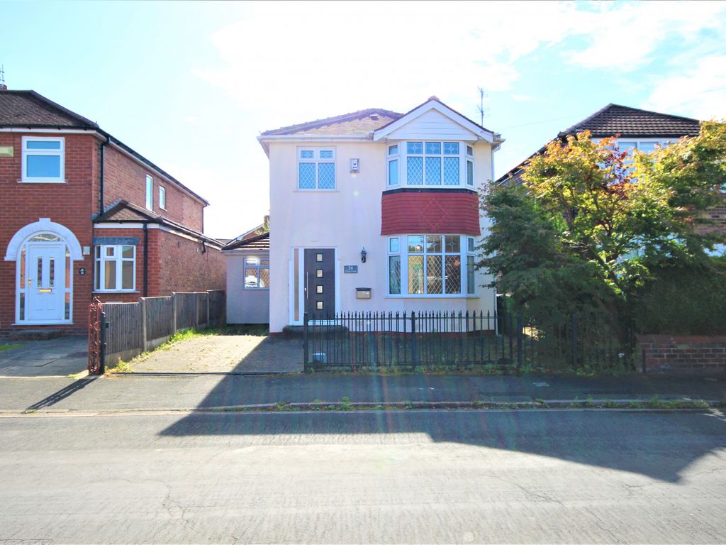 3 bed detached house for sale in Perry Road, Altrincham, Cheshire WA15