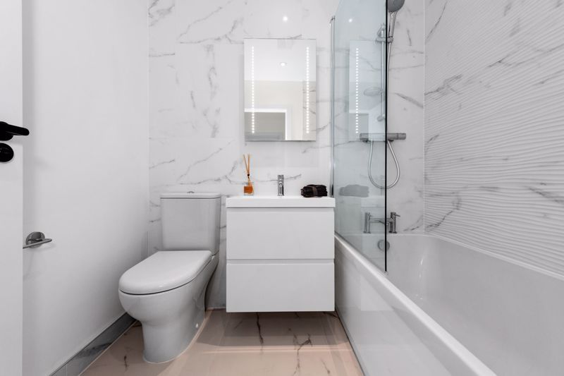 Flat 17, Breton House, Old Bedford Road, Luton LU2  