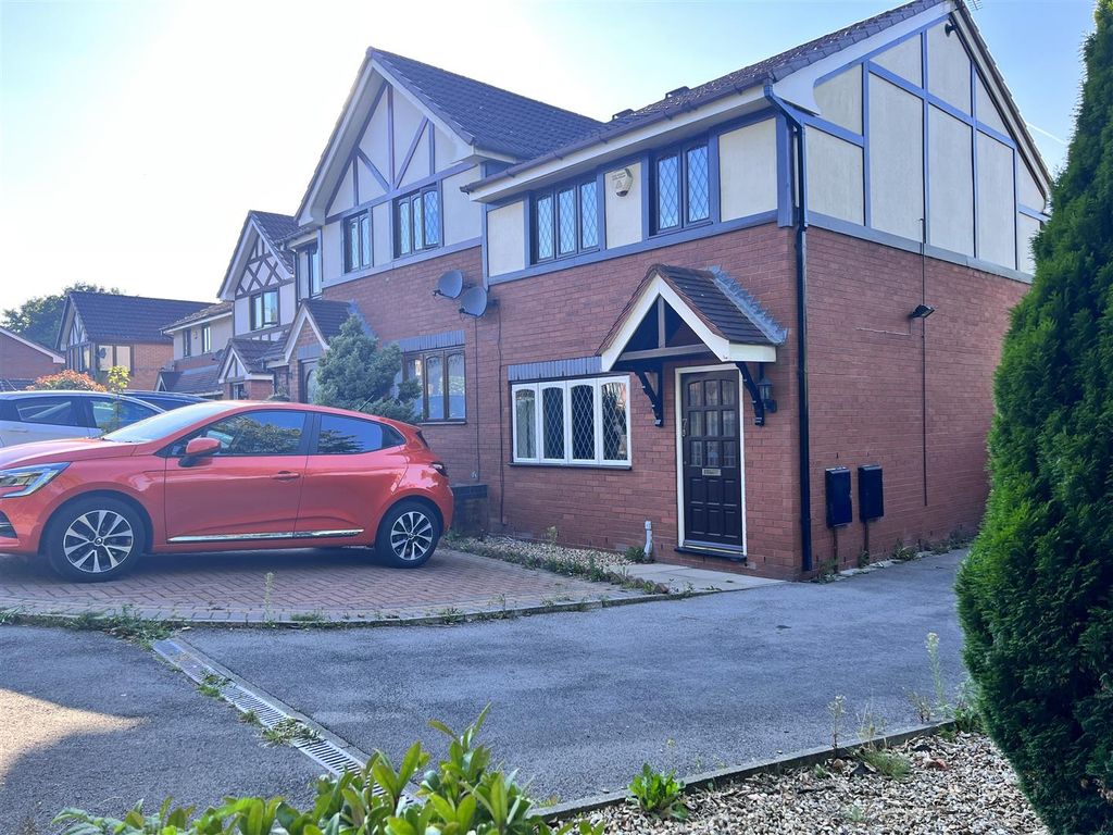 3 bed semidetached house for sale in Rayners Close, Stalybridge SK15