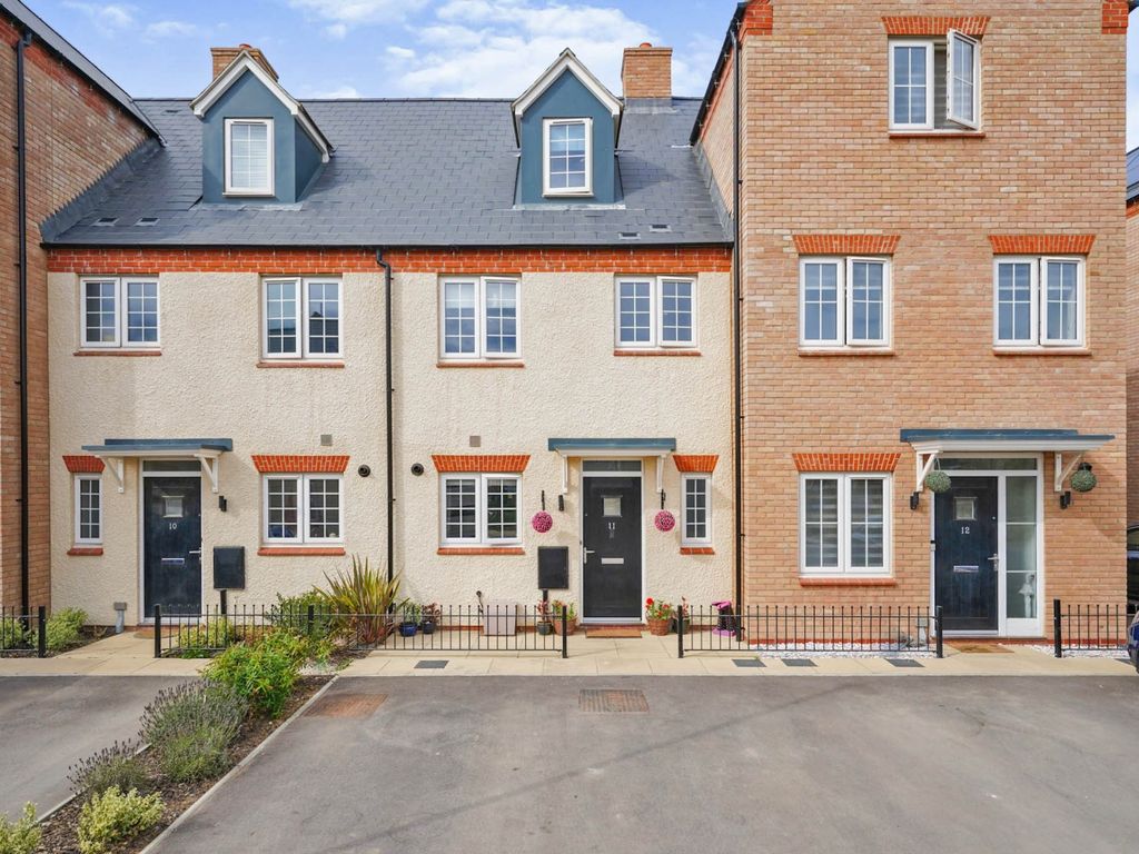 3 bed terraced house for sale in Croxton Square, Bicester OX26 Zoopla