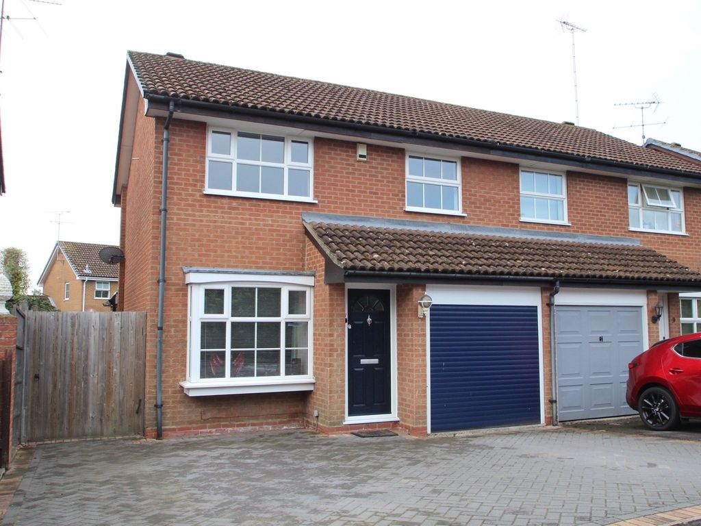 3 bed semidetached house for sale in Fordham Way, Lower Earley