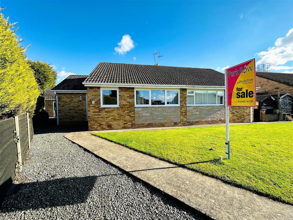 2 bed semidetached bungalow for sale in Dene Walk, Goole DN14 Zoopla