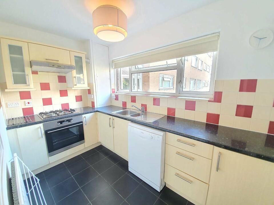 2 bed flat to rent in Studley Road, London SW4 Zoopla