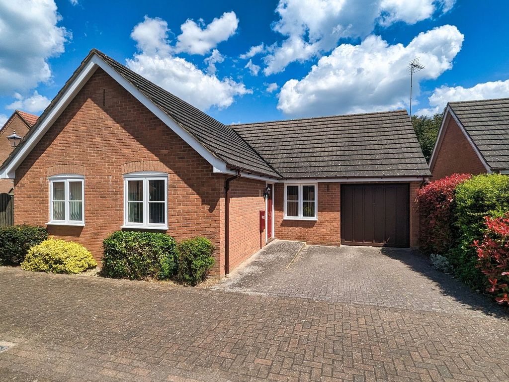 3 bed detached bungalow for sale in Norman Crescent, Middleton MK10, £