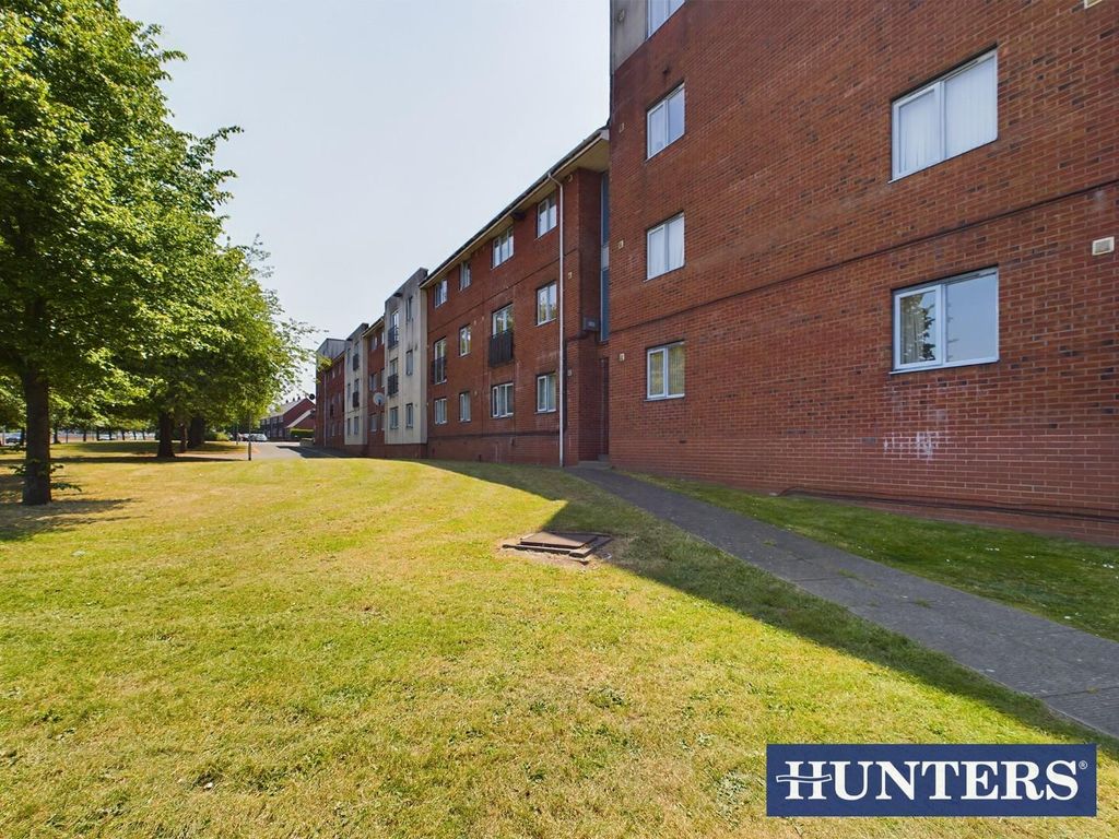 2 bed flat to rent in Gregory Street, Longton, StokeOnTrent ST3, £600