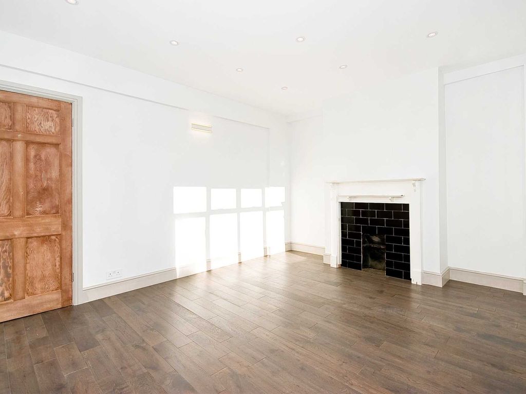 2 bed flat to rent in Moira Court, Balham SW17, £1,998 pcm Zoopla
