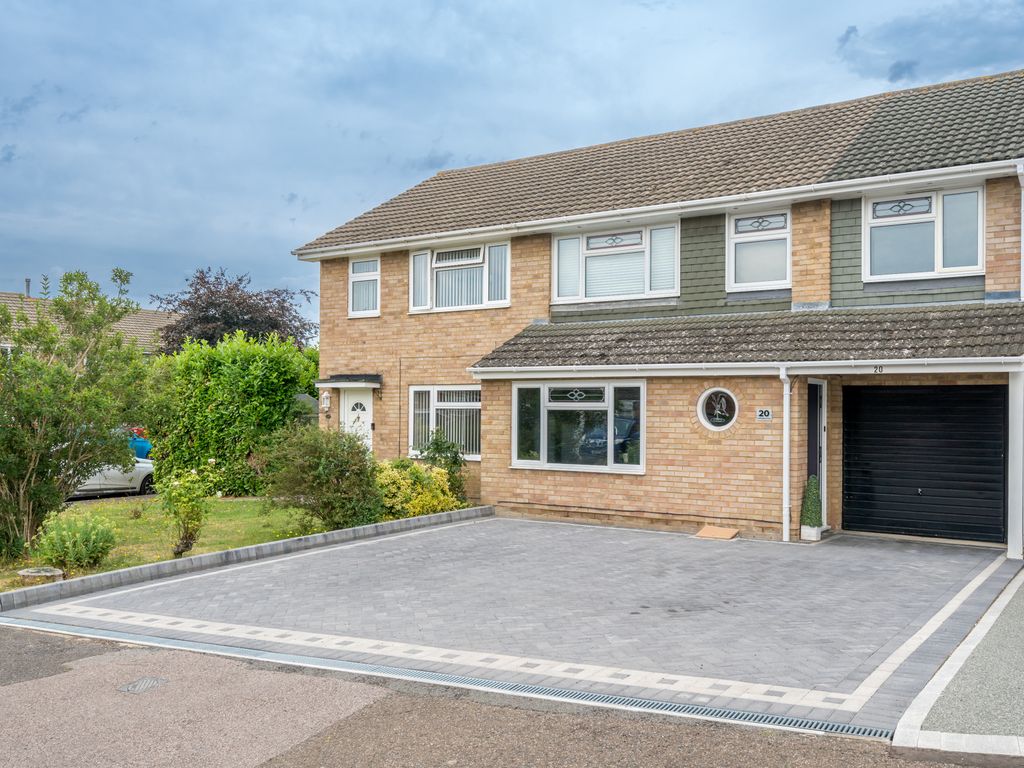 4 bed semidetached house for sale in Mallingdene Close, Cliffe Woods