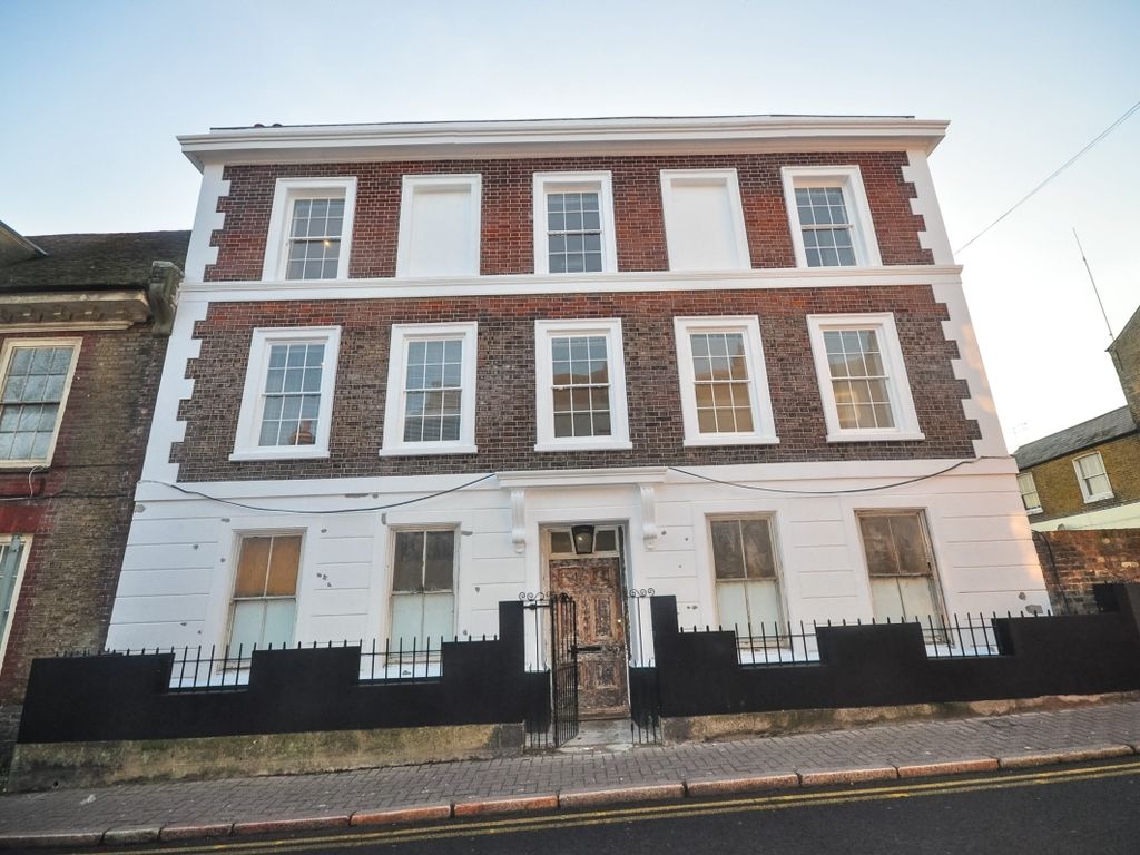 2 bed flat to rent in High Street, Ramsgate CT11, £995 pcm Zoopla