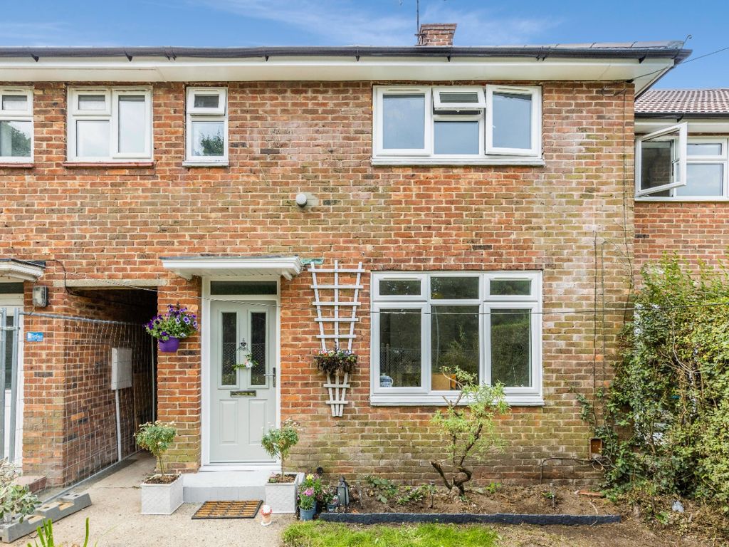 2 bed terraced house for sale in Worsted Green, Merstham, Redhill RH1