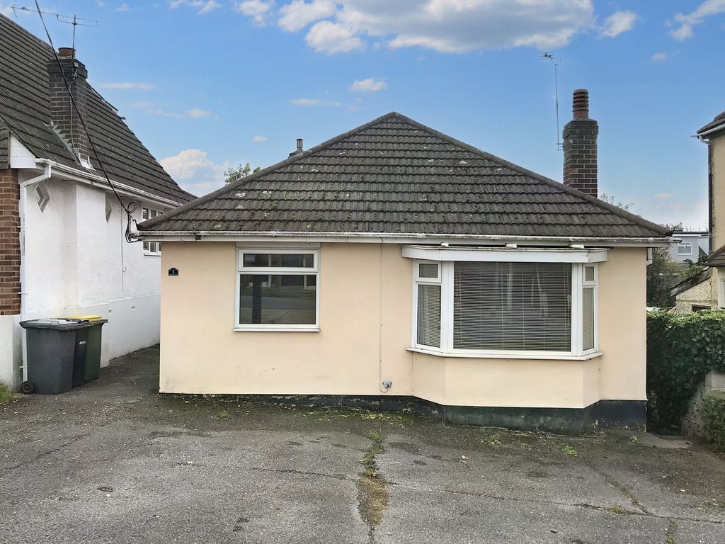 2 bed bungalow for sale in Preston Gardens, Rayleigh SS6, £230,000 Zoopla