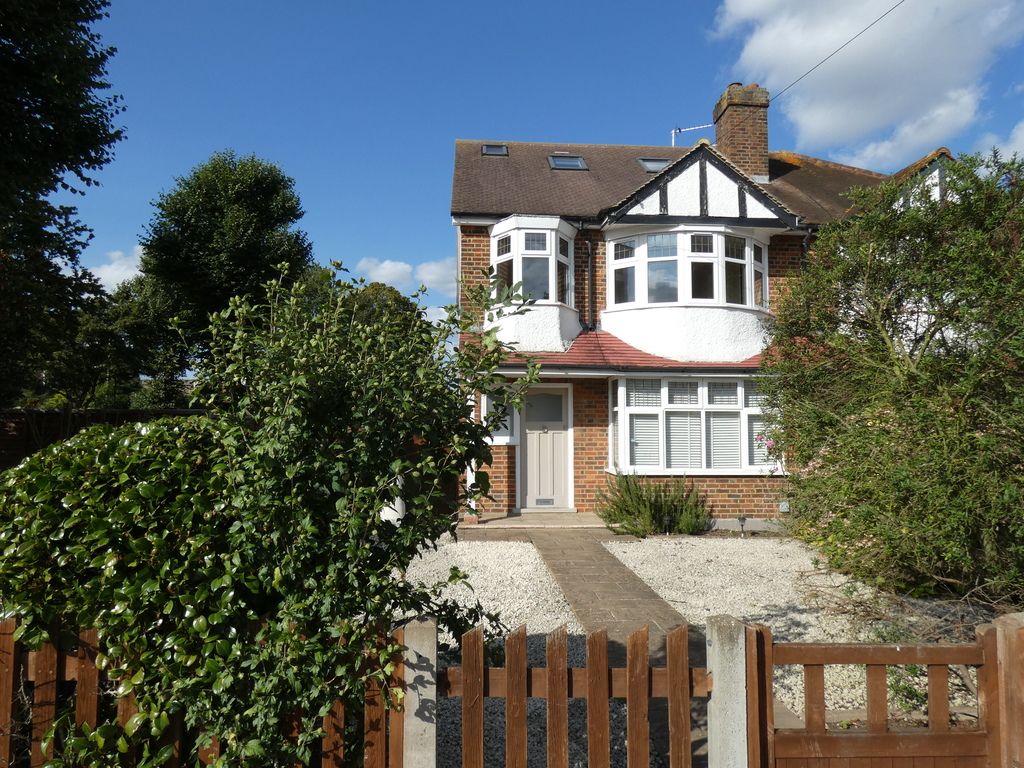 4 bed semidetached house for sale in Barlow Road, Hampton TW12, £