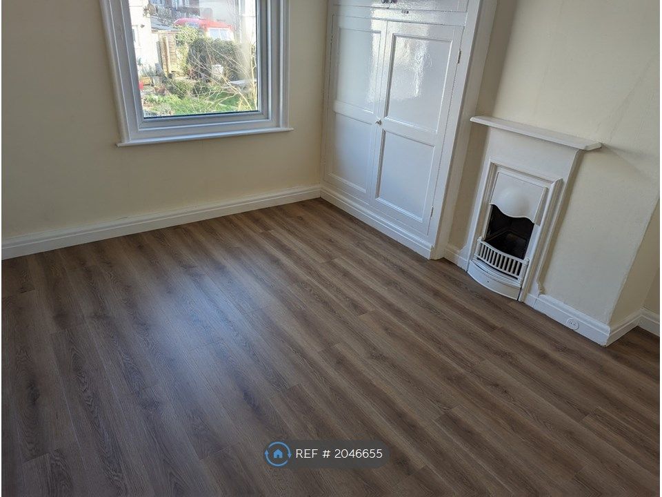 3 bed semidetached house to rent in Fairfield Road, Blackpool FY1, £