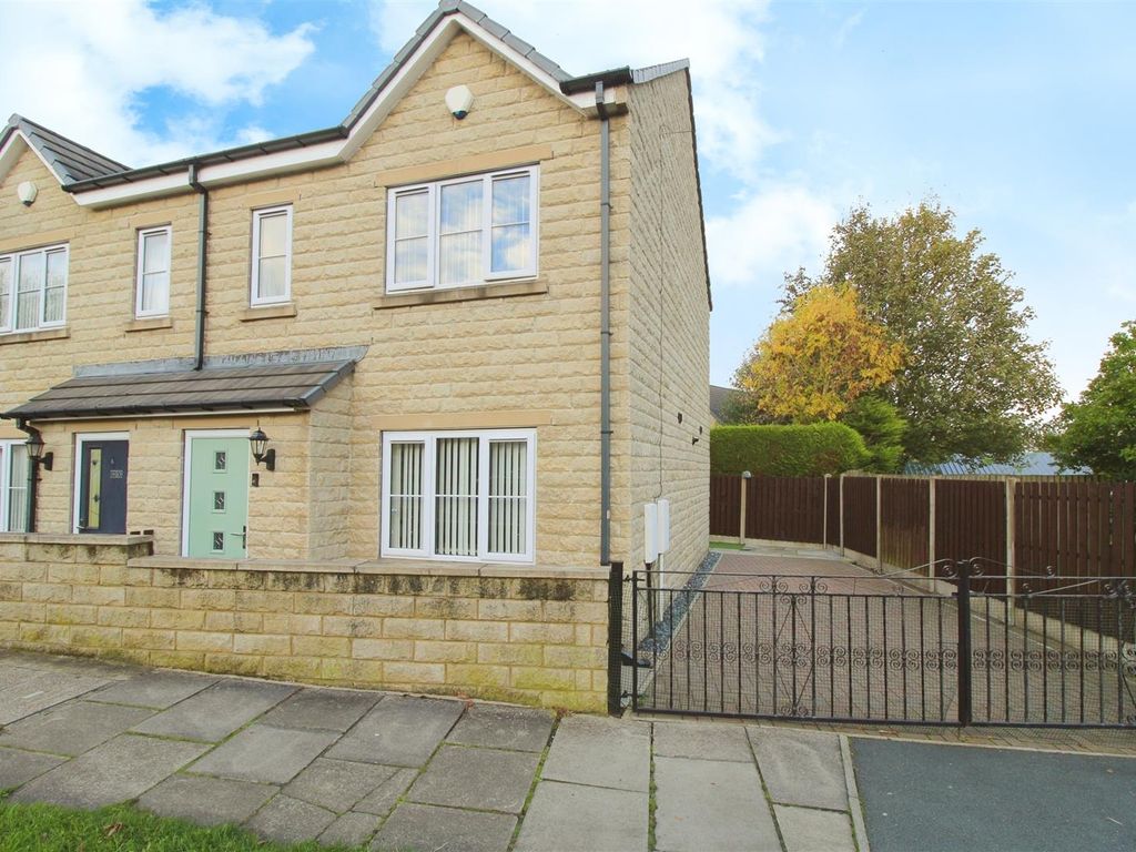 3 bed semidetached house for sale in Smith Avenue, Bradford BD6, £