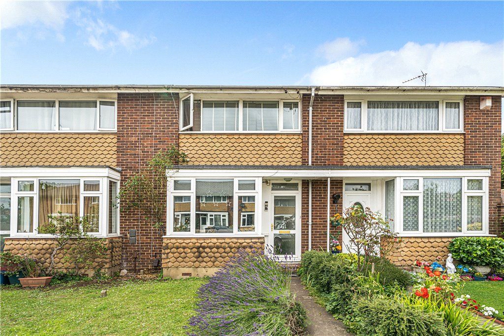 2 bed terraced house for sale in Pevensey Close, Isleworth, Middlesex