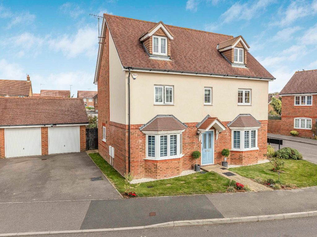 5 bed detached house for sale in Oak Tree Drive, Hassocks, West Sussex
