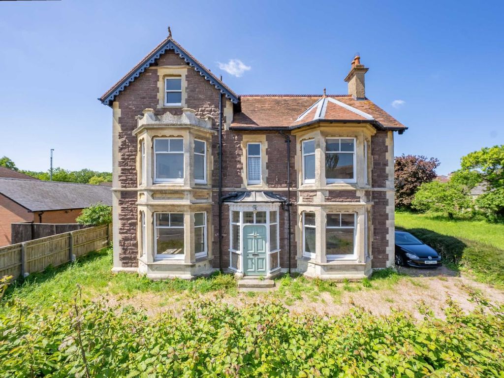 6 bed detached house for sale in High Street, Lydney, Gloucestershire