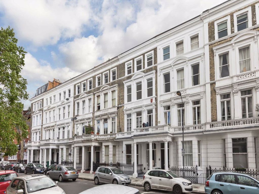 3 bed flat to rent in Charleville Road, London W14 Zoopla