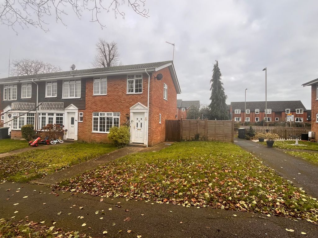 3 bed end terrace house for sale in Freshfield Gardens, Waterlooville