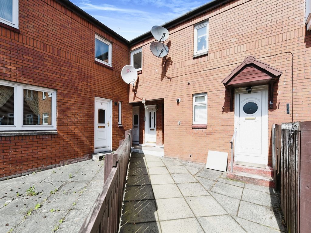 2 bed flat for sale in Claythorn Court, Glasgow G40 Zoopla