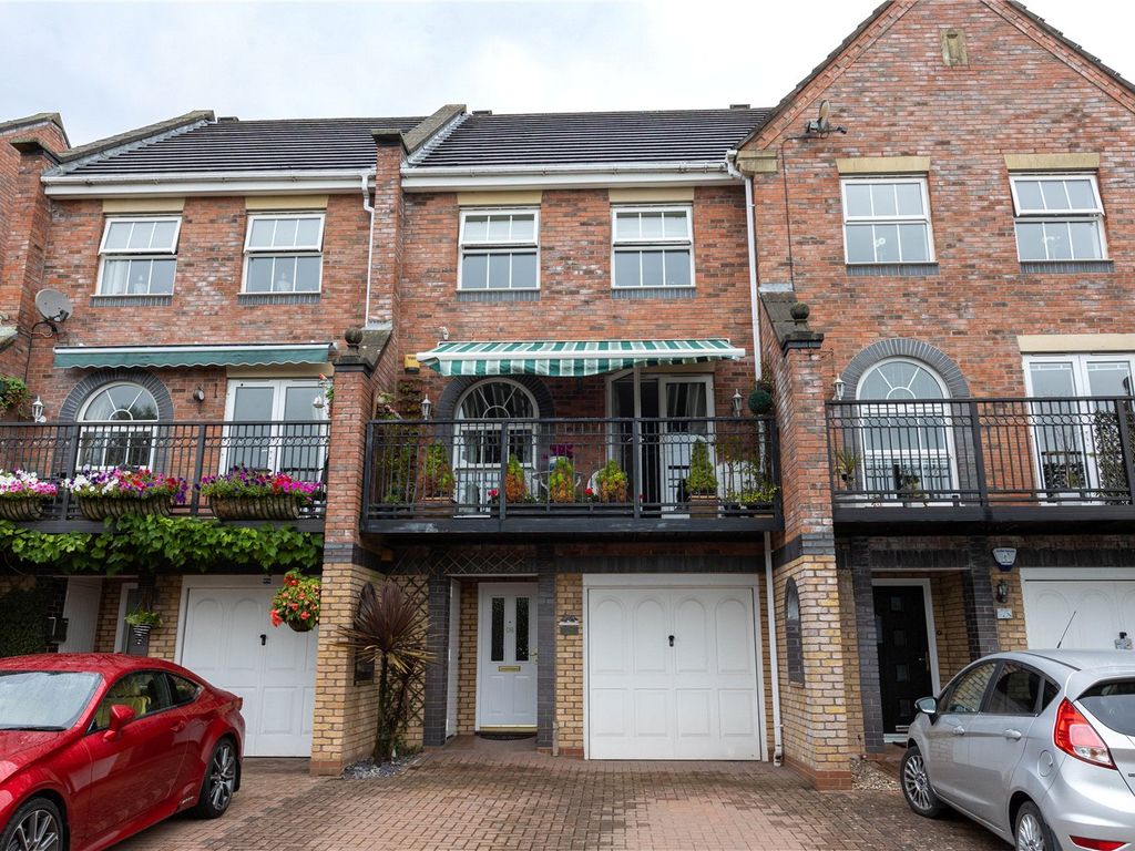 3 bed detached house for sale in Collett Way, Priorslee, Telford