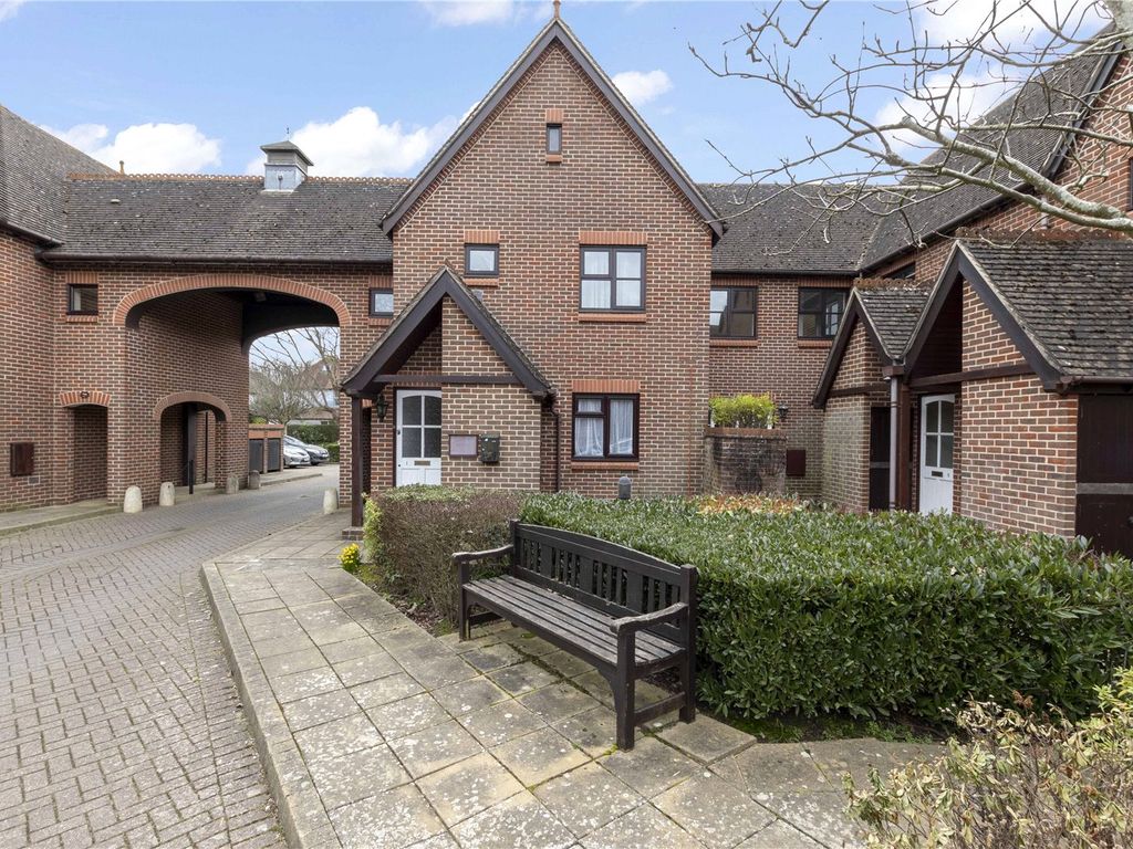 1 bed flat for sale in Fishbourne Road East, Chichester, West Sussex