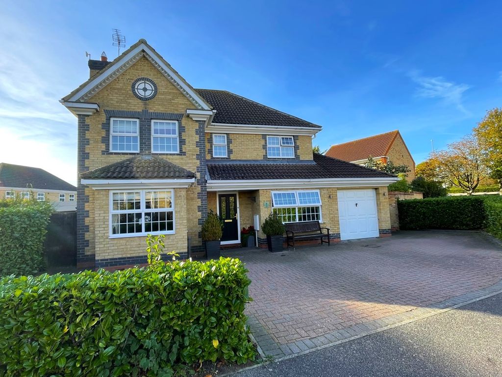 4 bed detached house for sale in Maida Close, Wootton, Northampton NN4