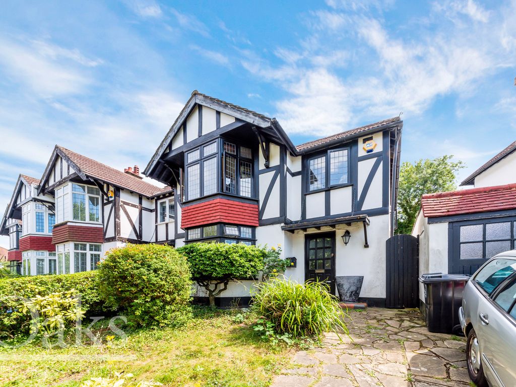 4 bed semidetached house for sale in Pollards Hill North, London SW16